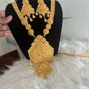 Indian Gold plated Filigree Necklace with Intricate Pendant
